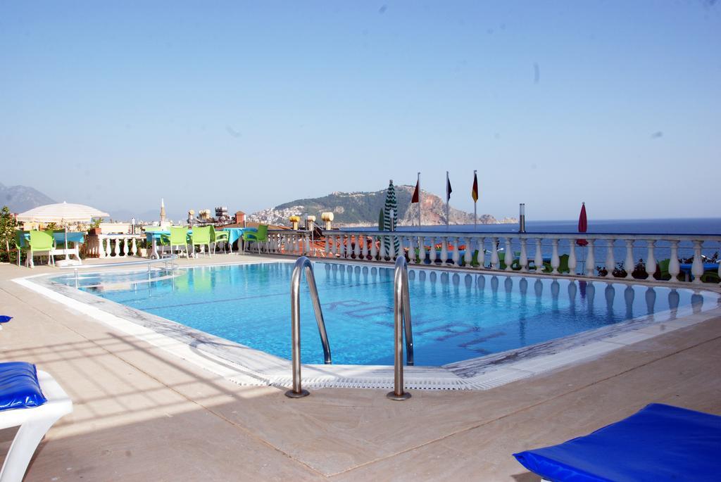 Royal Hotel